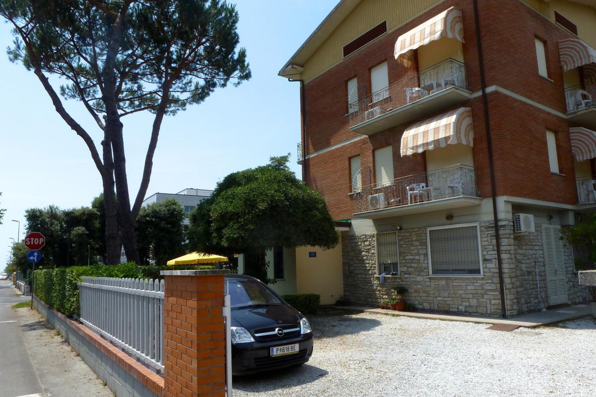 Hotel Versilia Лидо Ди Камайоре Екстериор снимка