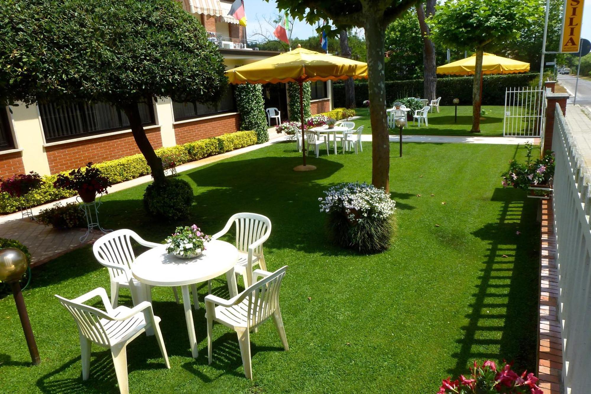 Hotel Versilia Лидо Ди Камайоре Екстериор снимка
